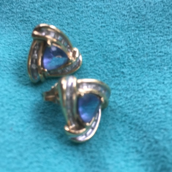 14KT Solid Gold Diamond Tanzanite pierced Earrings REAL Five  Star Posher Read - Picture 11 of 11